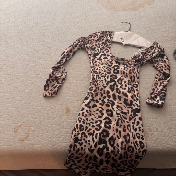 Dresses - Picture 2 of 2